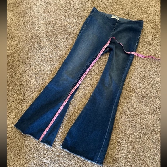Free People We The Free Penny Pull-On Flare Jeans 
size 30 - Picture 11 of 12